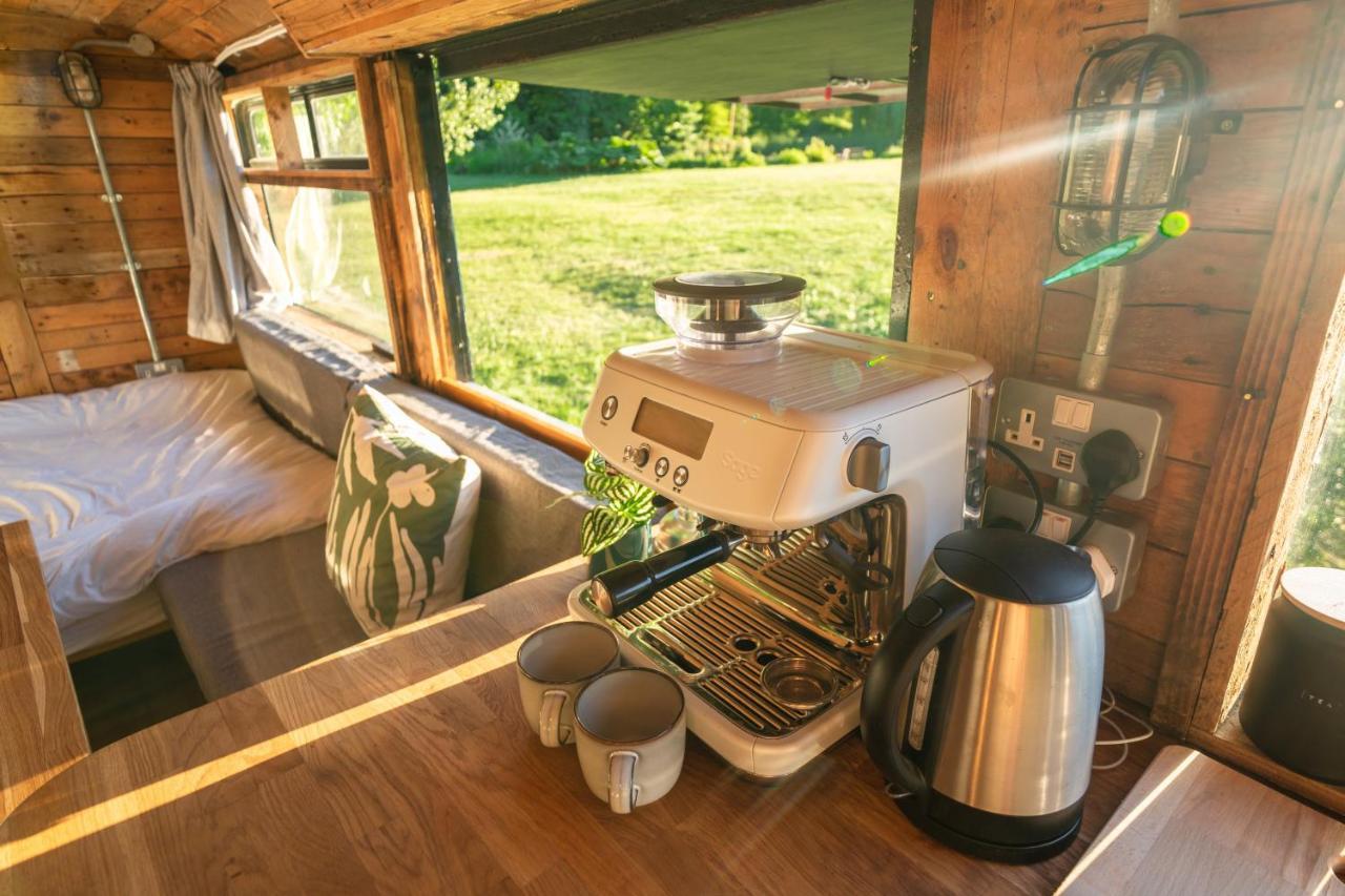Delightful 2 Bed Double Decker Bus With Hot Tub Hotel Uckfield Exterior photo